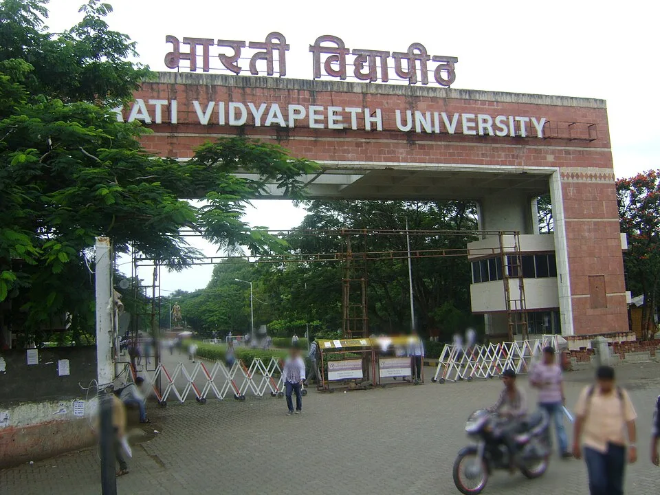 Bharti Vidyapeeth University Front View